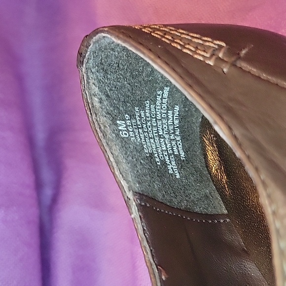 I Love Comfort Brown Leather Bootie - Picture 4 of 9